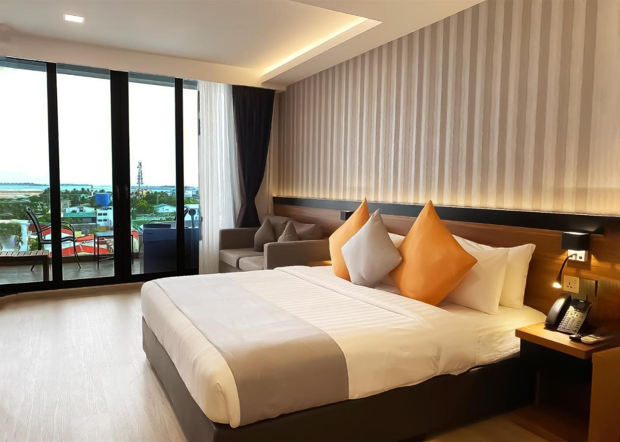 Triton Prestige Seaview And Spa Maafushi Dış mekan fotoğraf